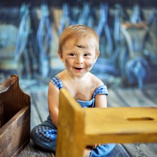 kreatywna sesja dziecięca, studio fotograficzne w koninie dla dzieci, czarny kot studio