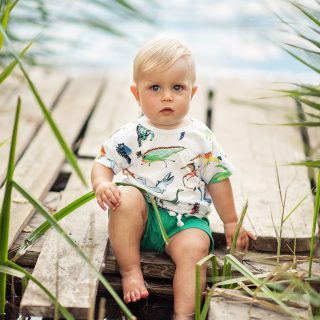 lato z dzieckiem, sesj amalucha, niemowlak na sesji, sesja w plenerze, czarny kot studio, fotograf konin